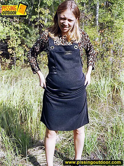 Outdoor pissing of pregnant teen blonde