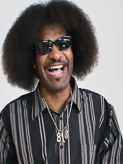 Blonde hottie snatch plugged