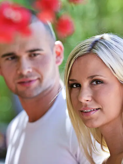 Nasty little blonde hottie pulls her thongs down and gets ravage