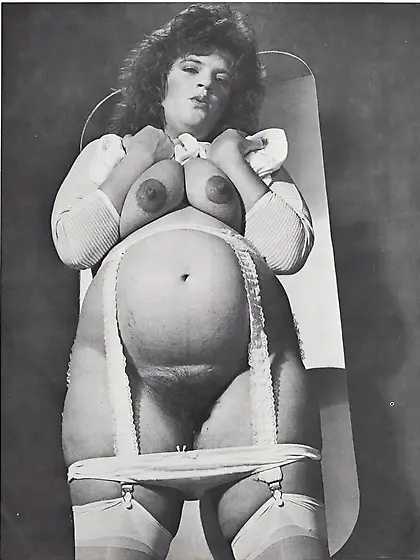 How attractive pregnant women are...  how I love to fuck them