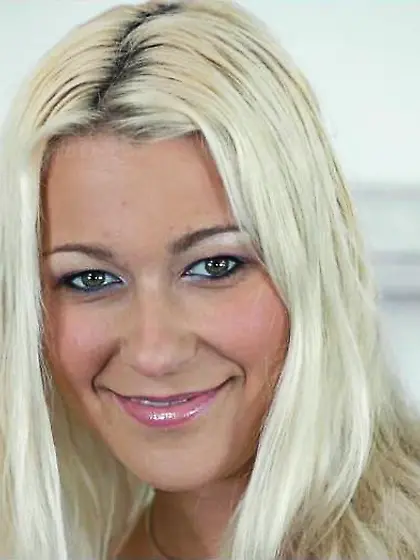 Cute blond babe,  Cindy Crawford sucking a cock and gets her nast