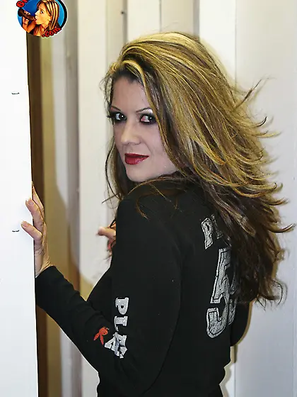 Trashy MILF masturbates and sucks black dicks via a glory hole