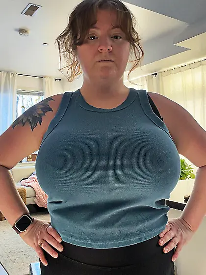 30yr old busty girlfriend stuffed in 32K bra