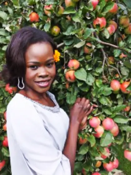 Brunette lillybrownxx perform dancing