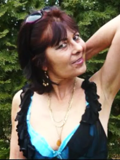 Brunette gigi perform cameltoe