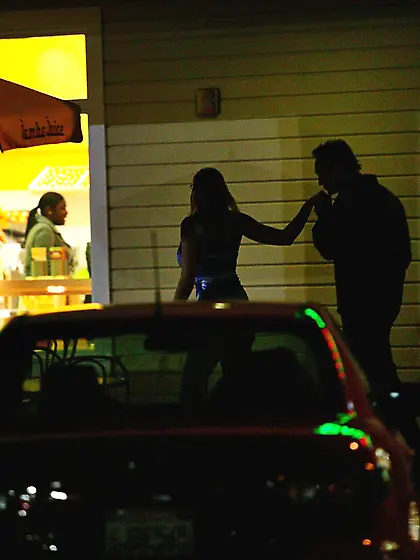 Alluring lady with glasses seduces a well hung gentleman and get