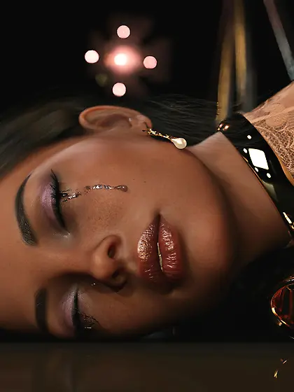 Girl Executed in Studio – Garrote,  Strangled,  Pe