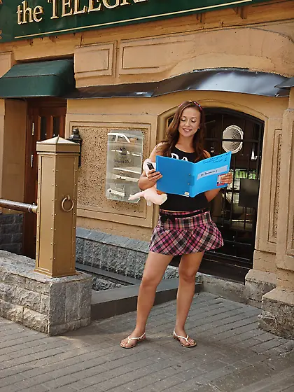 Dumb girl Leslie didn't