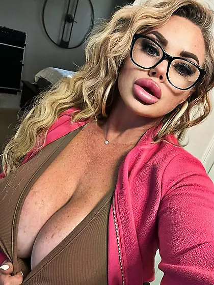 Bimbo Pig Milf