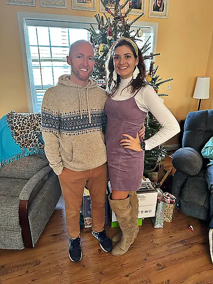 Grace sexy non-nude chick beautiful feet/face/legs