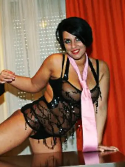 Brunette sabina perform anal