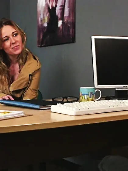 Foxy blonde takes brown