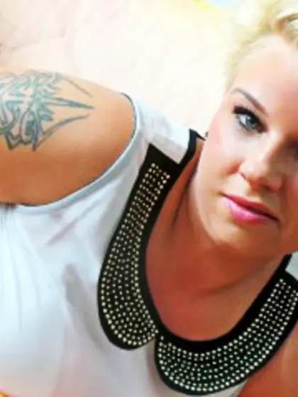 30 yo blonde Sexydinaxx.