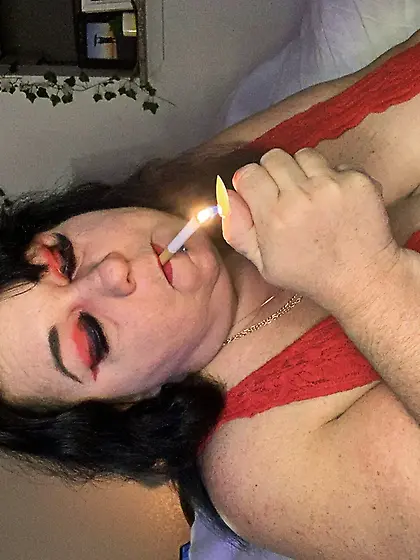 Blanca takes a smoke break!