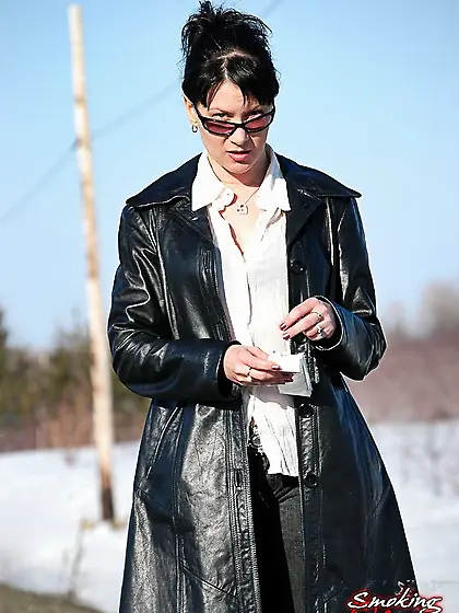 Hardcore smoker chick leather