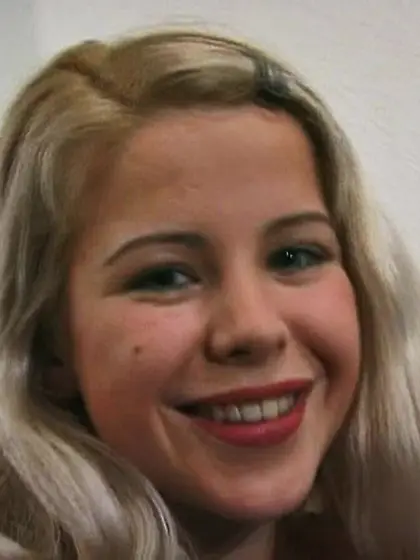 Anal fingering for precious blonde 