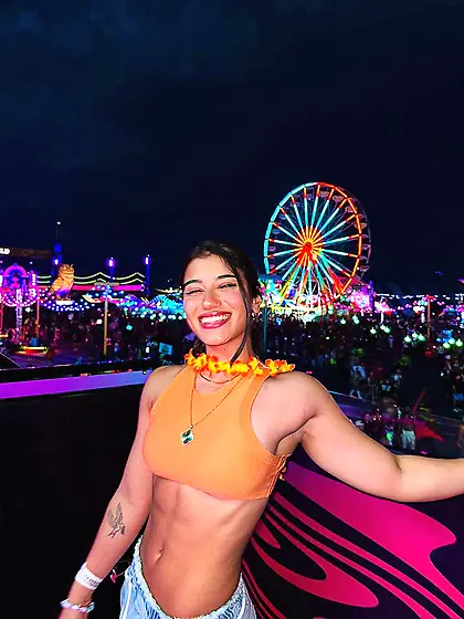 how would you handle hot bratty buff slut sara?