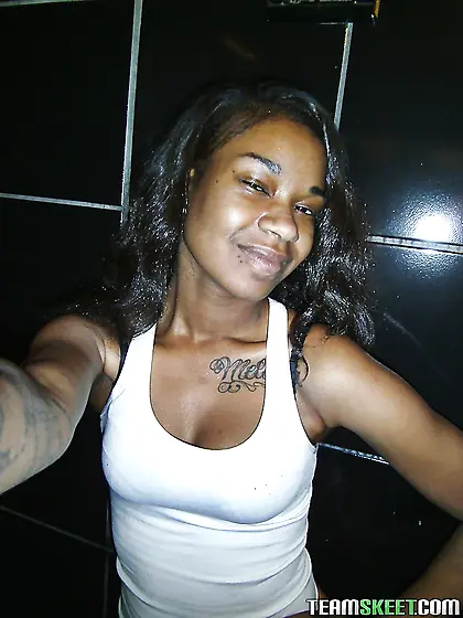 Sweet Millian Blaze gets all naked for her bathroom selfies