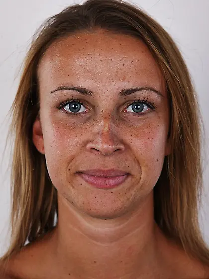 Cute sportie girl shows off a dominant pussy