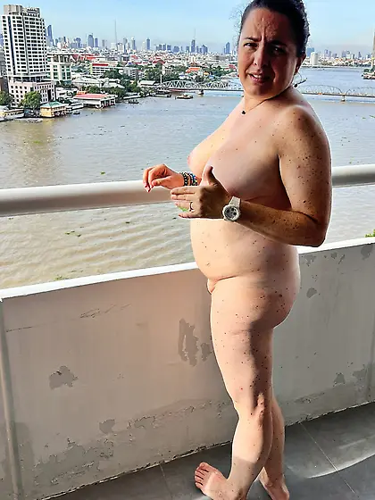 Mom big tits exposed