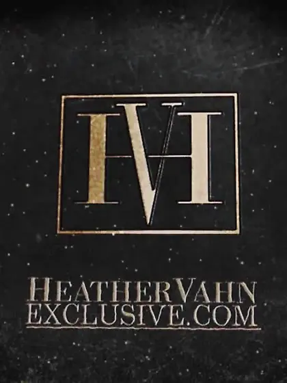 Big tits pumps-wearing brunette teasing her...