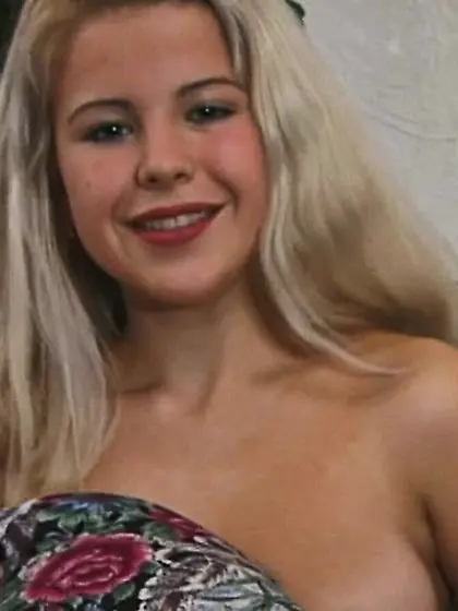 Horny blonde's body is a wonderland 