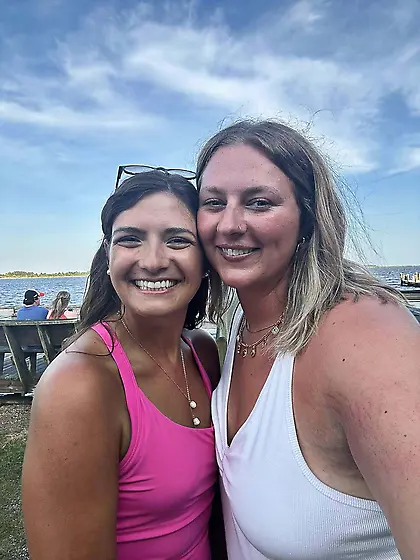 Grace sexy non-nude chick beautiful feet/face/legs