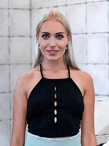 Platinum blonde Angelika Grays gets wild masturbating on a bathr