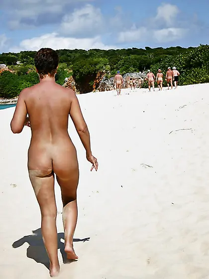 Pam,  Hot MILF from northeast USA