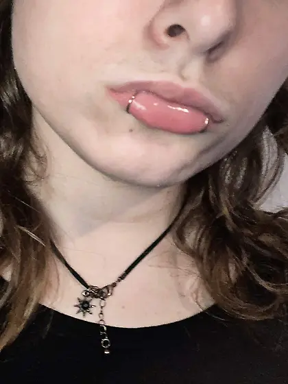 Daddy's new pet: Kaylee B.  18 (Aware),  Mi.  Slut