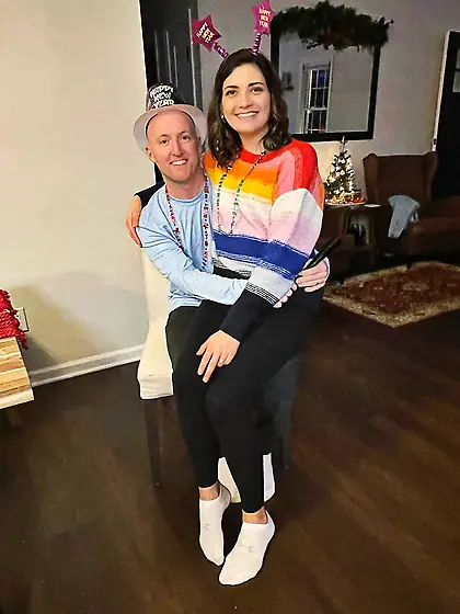 Grace sexy non-nude chick beautiful feet/face/legs