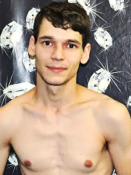 Brunette alexis perform close