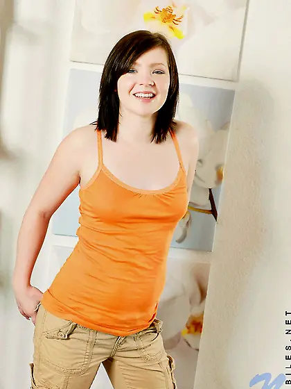 When naked teen cutie Camilla Nubiles boasts of her perfect smoo