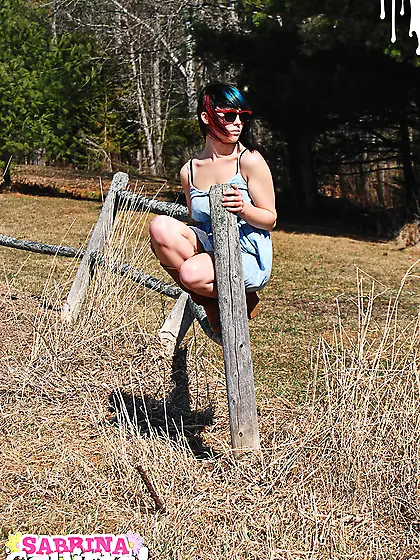 Dirty teen shows booty