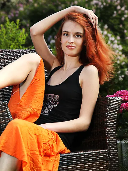 Foxy redhead peels black