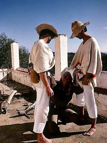 Retro slutty girl gets wild DP in the country