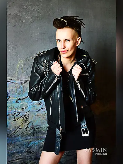 Bisexual milf squirt