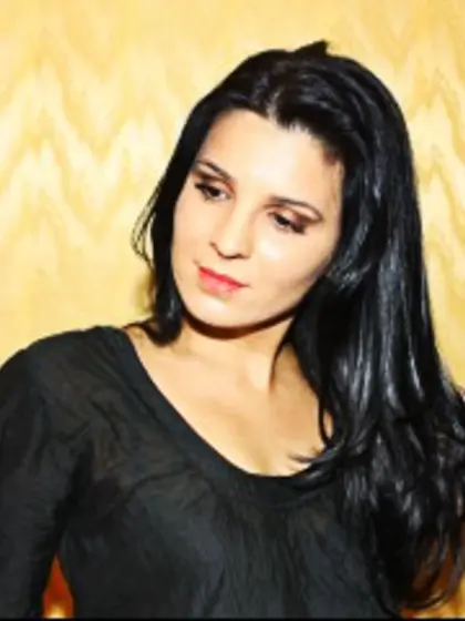 Brunette emilly perform dancing