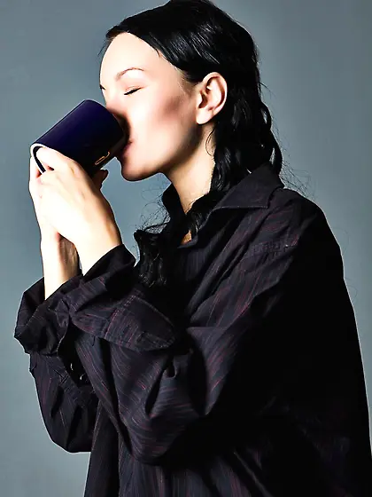 Sassy brunette Loreen A taking off the panty and showing the sha