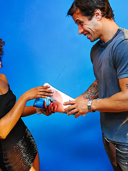 Neighbor seduced by sexy black girl with curly hair into interra