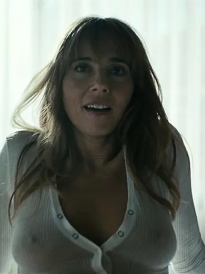 Linda Cardellini in DTF