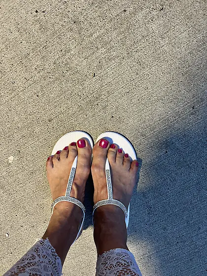 CdTina’s pink toe nails