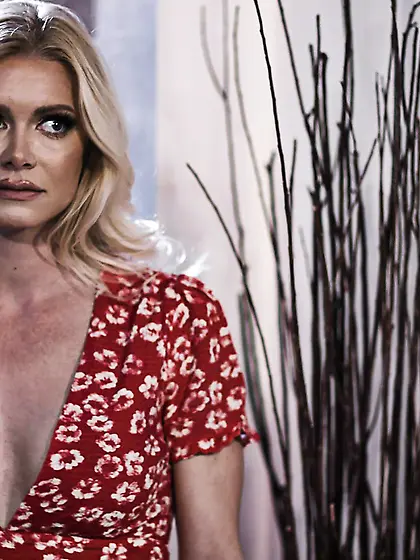 Jewelz Blu and Serene Siren can't stop licking each other