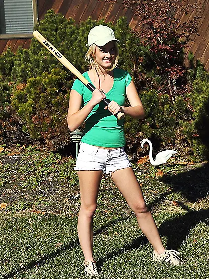 Sara James and Franziska Facella are teasing us outdoor and they