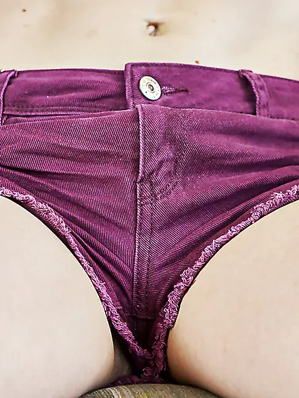 To stay in fans' hearts forever it takes babe to strip to hairy