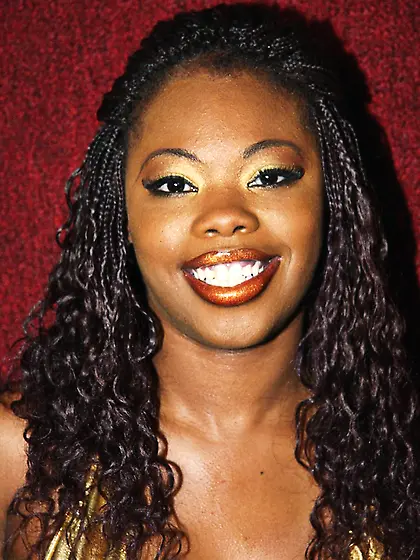 Black bimbo Fionia Gold showing her professionalism in hard dick