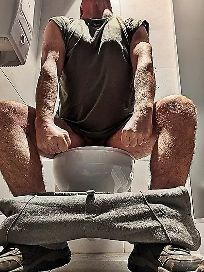 Andy Gymnast toilet rest stop lust 6