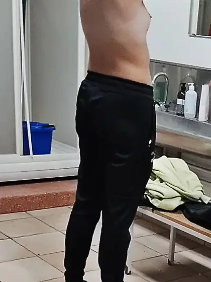 hidden sporty girlfriend caught changing