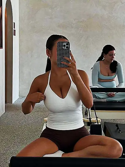 ella m cute busty
