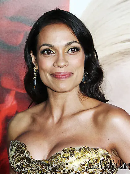 Rosario Dawson Shows Off Her Cleavage For You